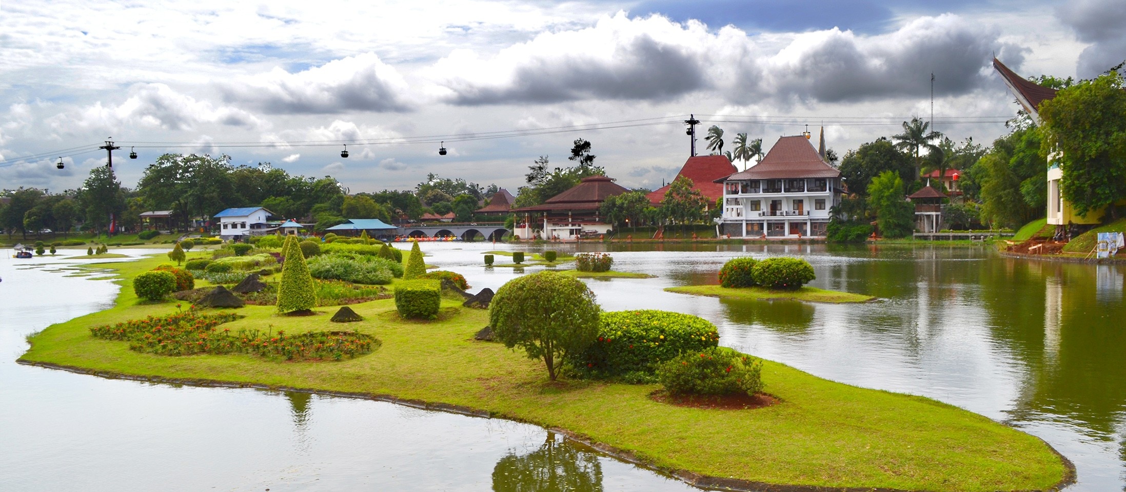 Taman Mini Indonesia Indah  （印尼美丽小公园）