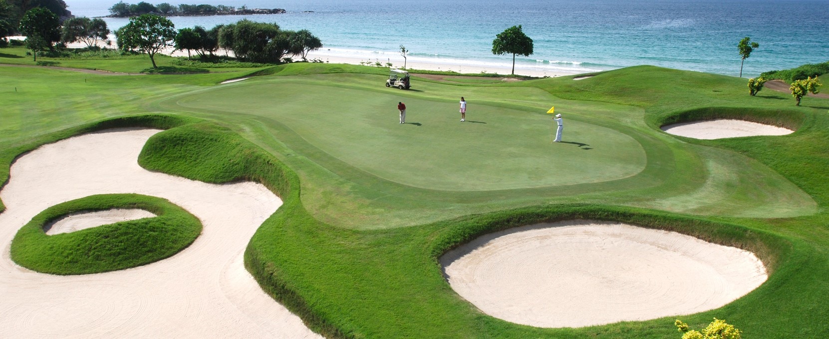 乐雅民丹高尔夫，具有美妙的海洋和森林球场的高尔夫天堂