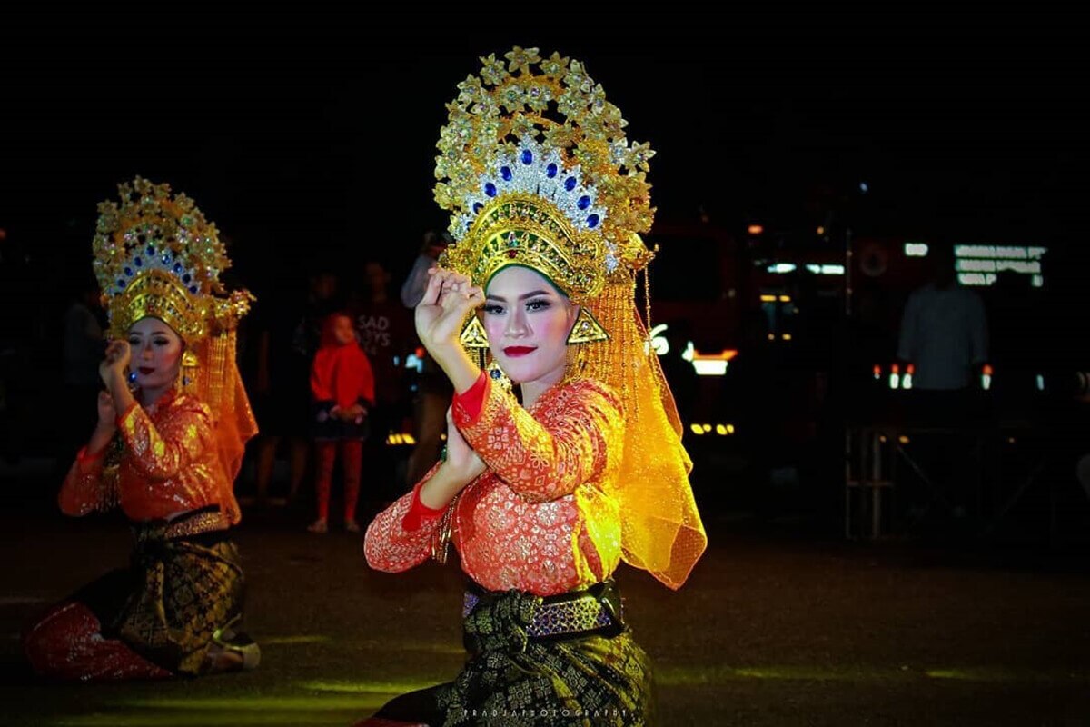 20 Inspiring Destinations with Unique Dance Art that You can Explore Soon in Indonesia