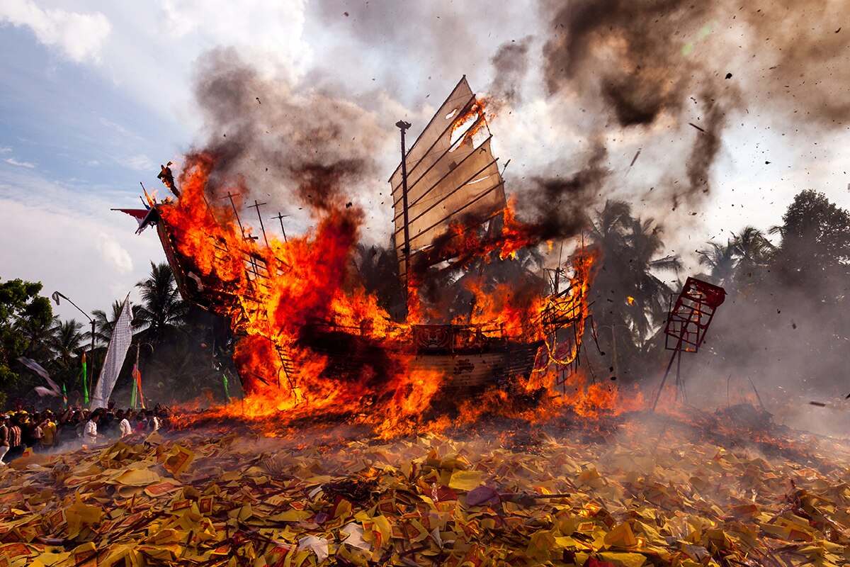 Bakar Tongkang Festival 2018 in Bagansiapi-api Riau