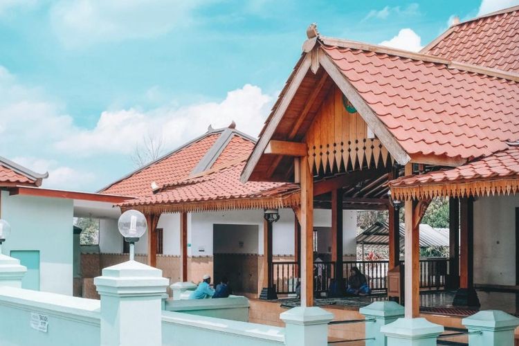 Pathok Negoro Mlangi Mosque 