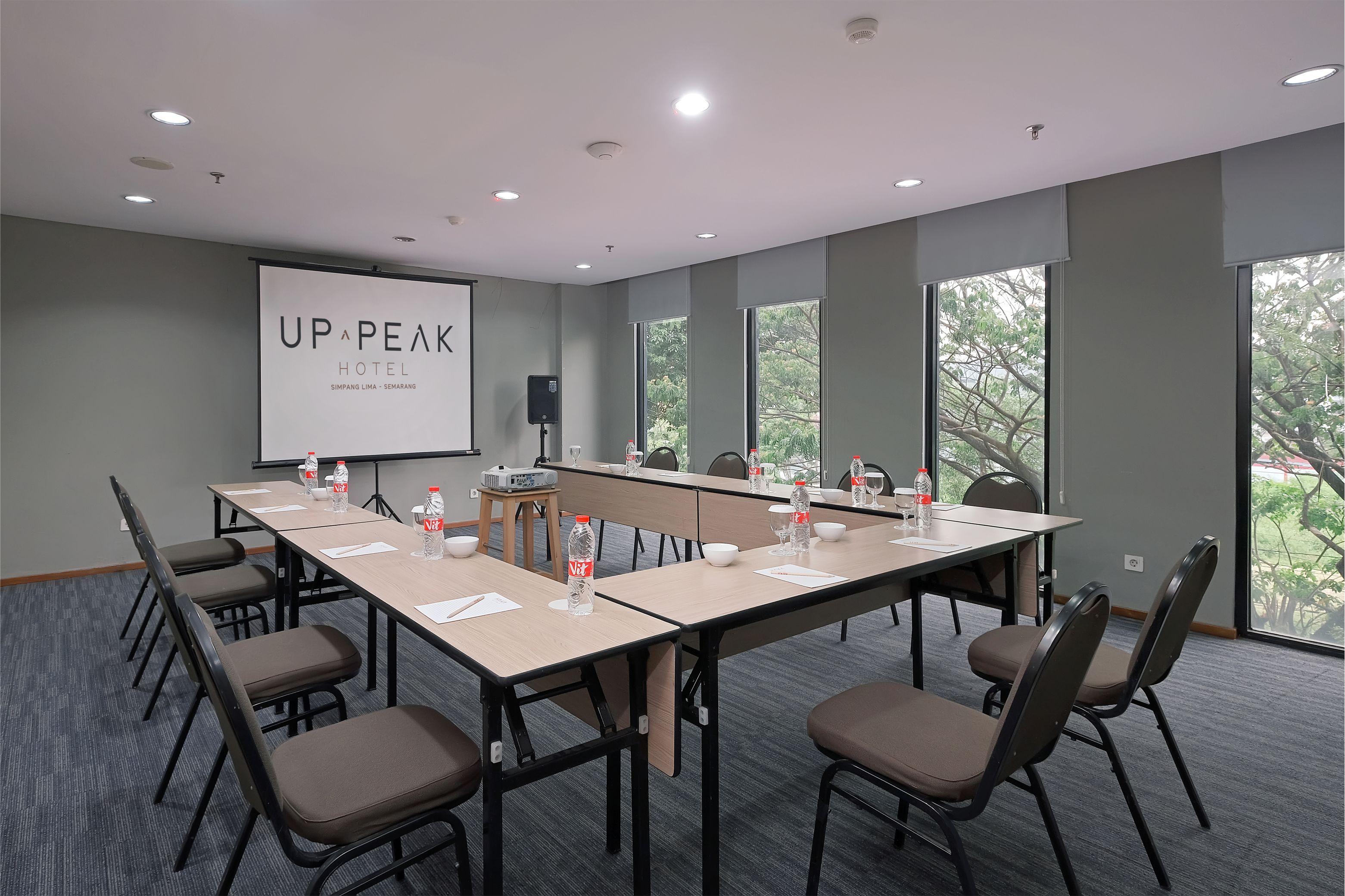 UP PEAK Hotel Simpang Lima Semarang