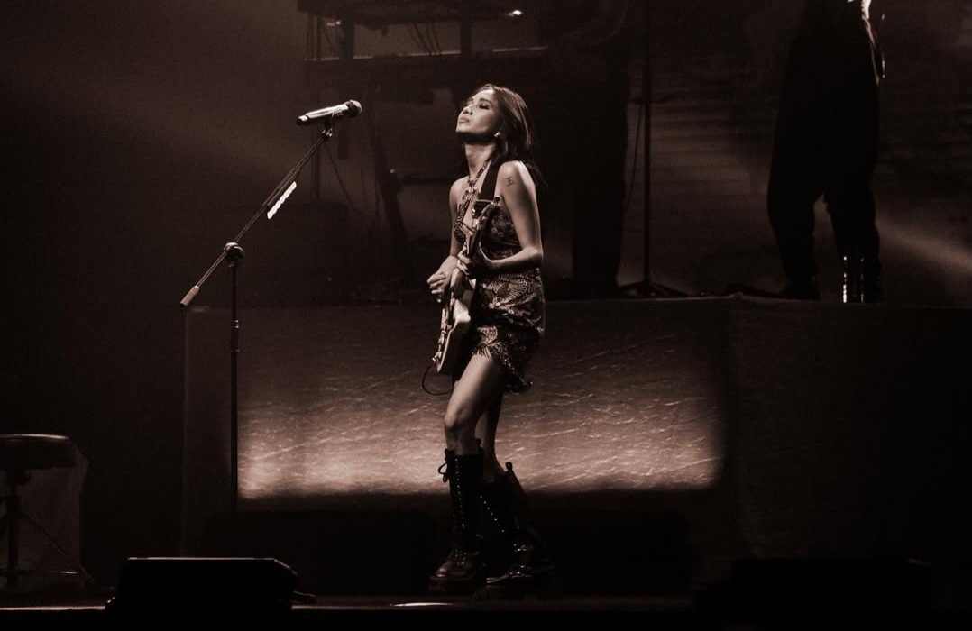 NIKI: Buzz World Tour