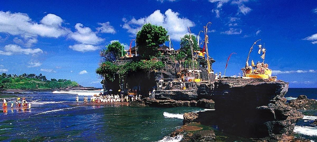 The Latest Status of the Evacuation Process for Tourists Following the Eruption of Mount Lewotobi