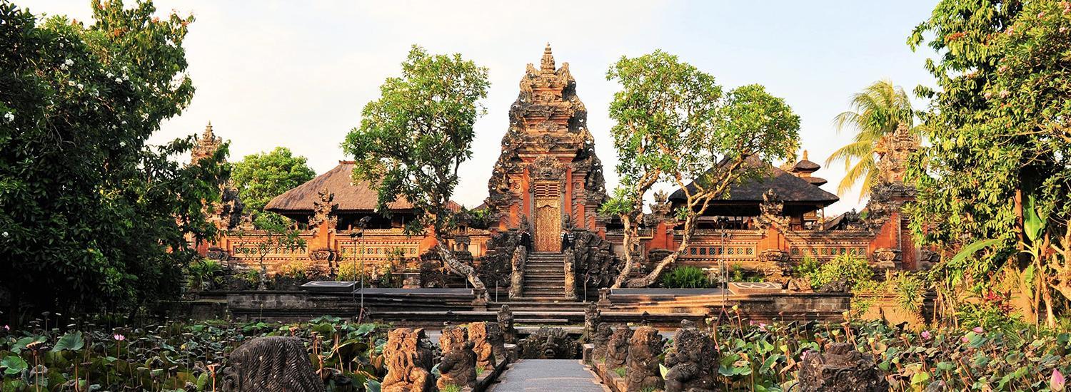 The Latest Status of the Evacuation Process for Tourists Following the Eruption of Mount Lewotobi