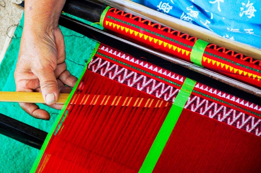 Tenun Mamasa: Kain Tradisional Unik dari Sulawesi Barat