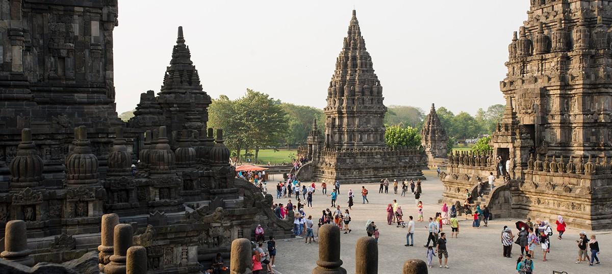 The Latest Status of the Evacuation Process for Tourists Following the Eruption of Mount Lewotobi