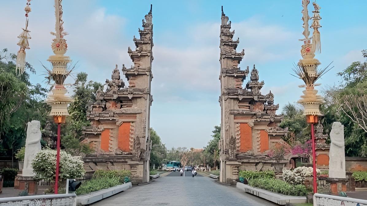 The Latest Status of the Evacuation Process for Tourists Following the Eruption of Mount Lewotobi