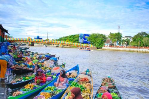 Pasar Terapung Siring