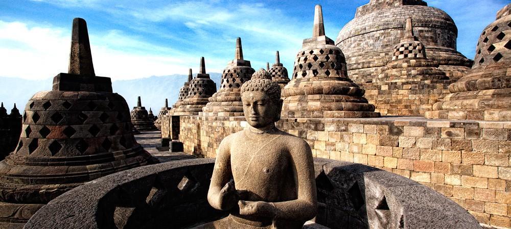 The Latest Status of the Evacuation Process for Tourists Following the Eruption of Mount Lewotobi