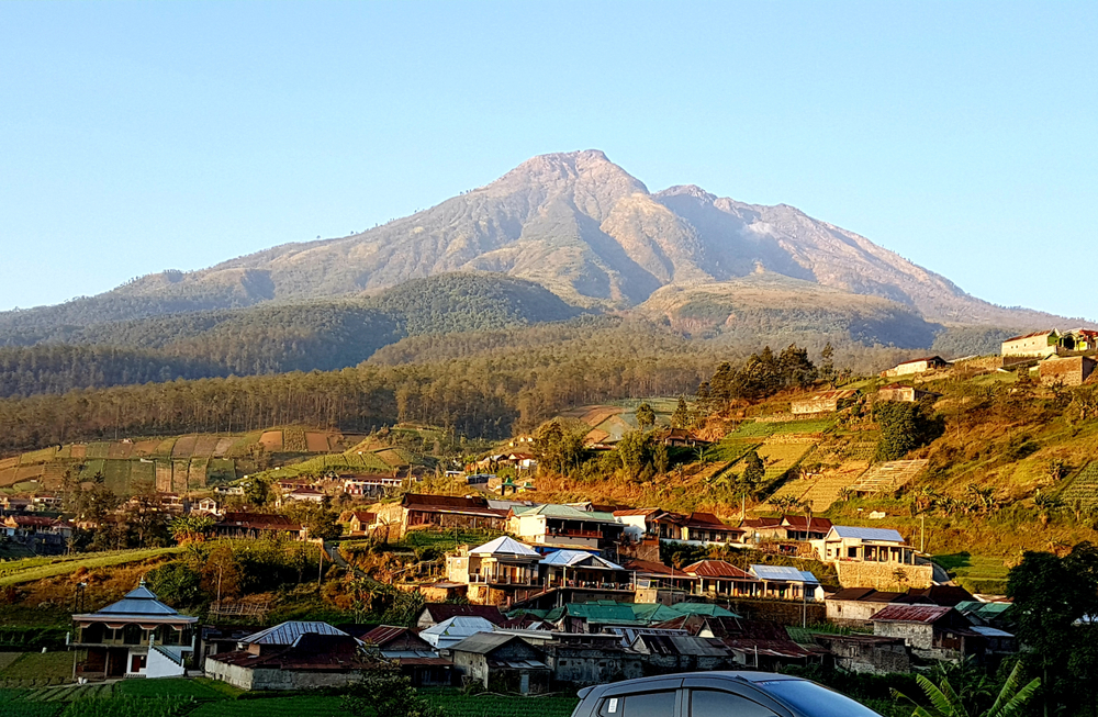 Mont Lawu : Explorez sa beauté grâce à ses sentiers de randonnée(2)
