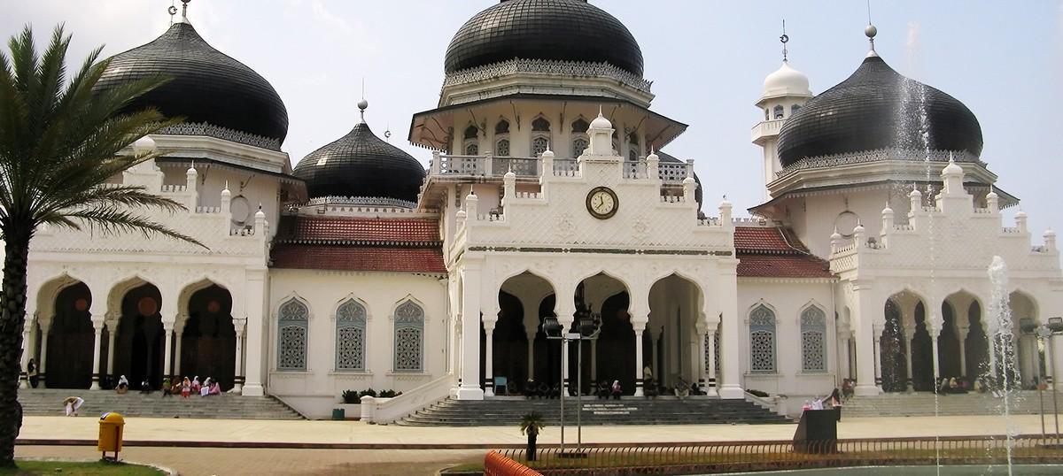 The Latest Status of the Evacuation Process for Tourists Following the Eruption of Mount Lewotobi