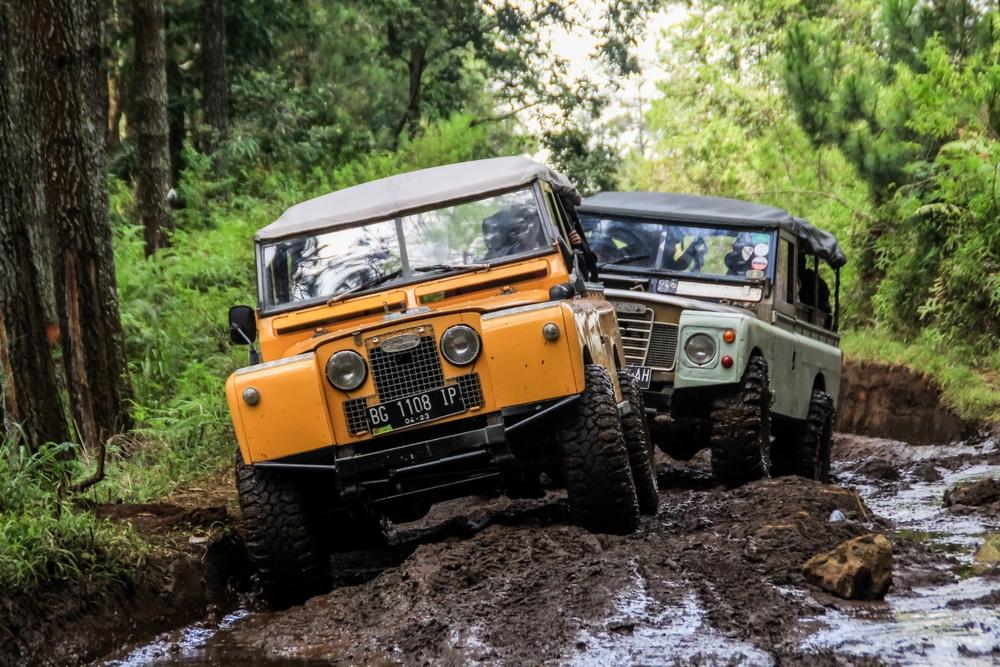 Offroad di Lembang, Berguncang Penuh Lumpur yang Menegangkan