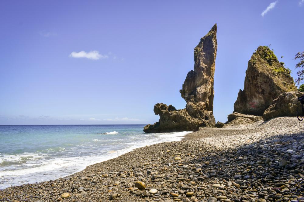 Batu Layar, Formasi Batuan Unik di Tepi Teluk Ambon
