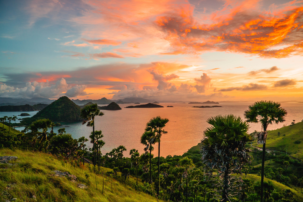 7 Spot Nikmati Sunset di Labuan Bajo dengan Pemandangan Magis