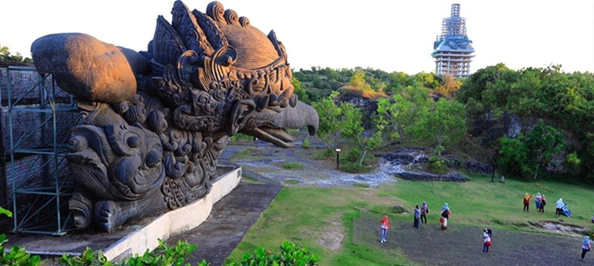 The Latest Status of the Evacuation Process for Tourists Following the Eruption of Mount Lewotobi