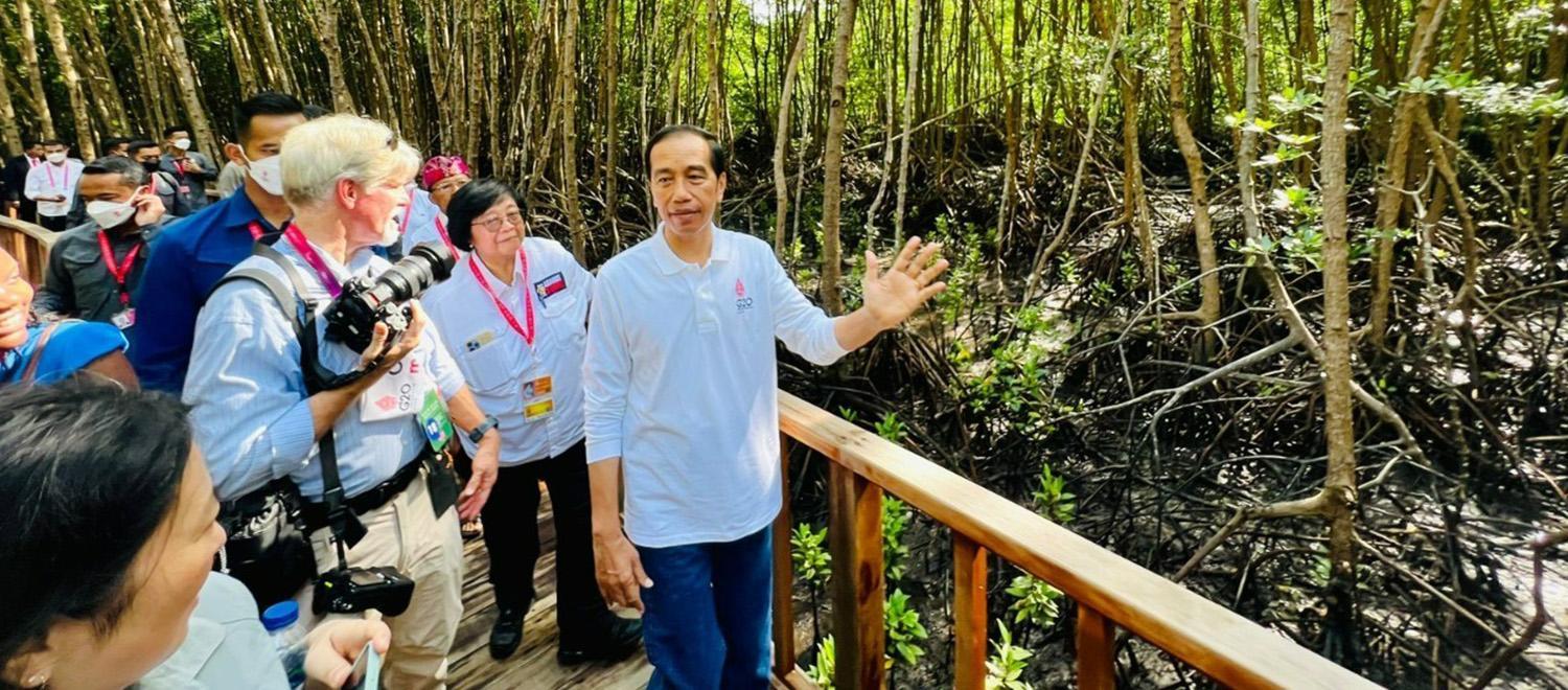 The Latest Status of the Evacuation Process for Tourists Following the Eruption of Mount Lewotobi