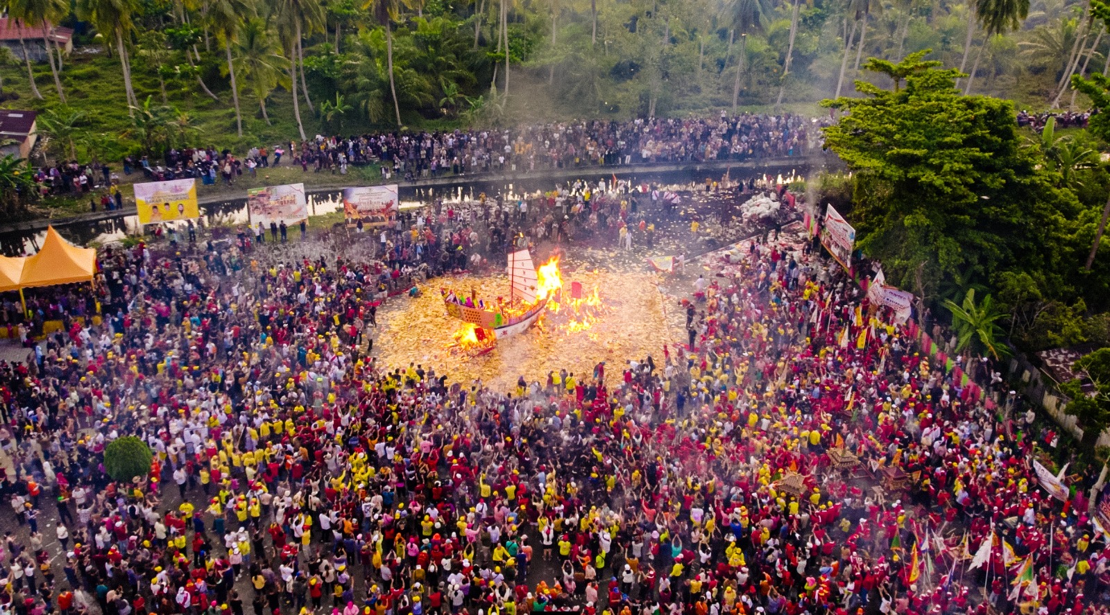 Festival Bakar Tongkang