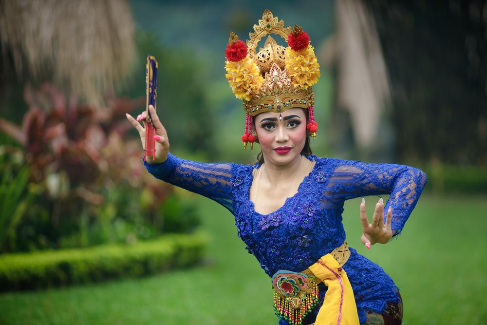 Joged Bumbung Bali: Tari Hiburan Rakyat Unik