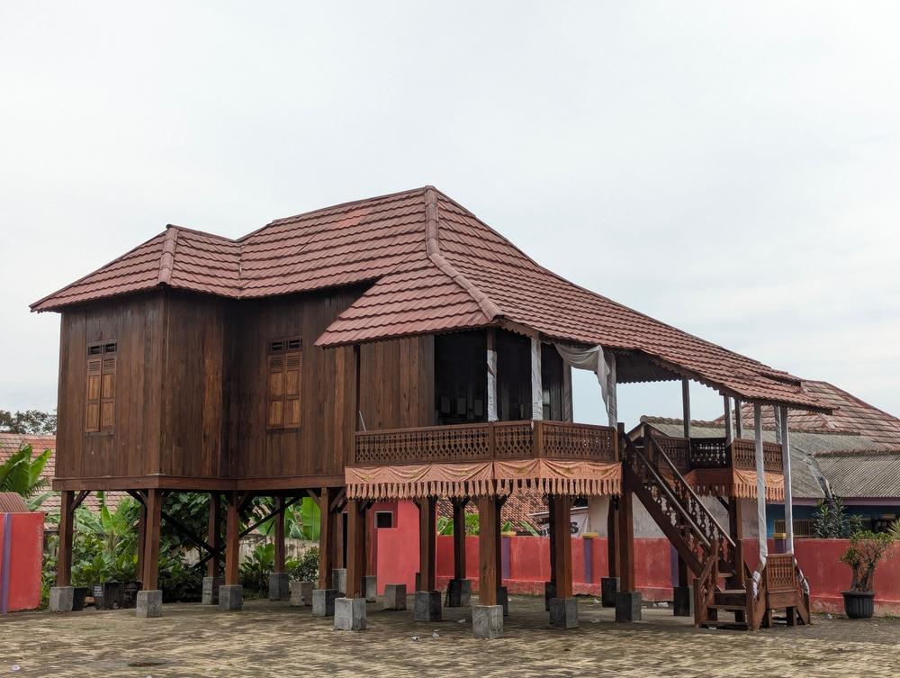 Lamban Pesagi, Keunikan Arsitektur Tradisional Lampung Barat