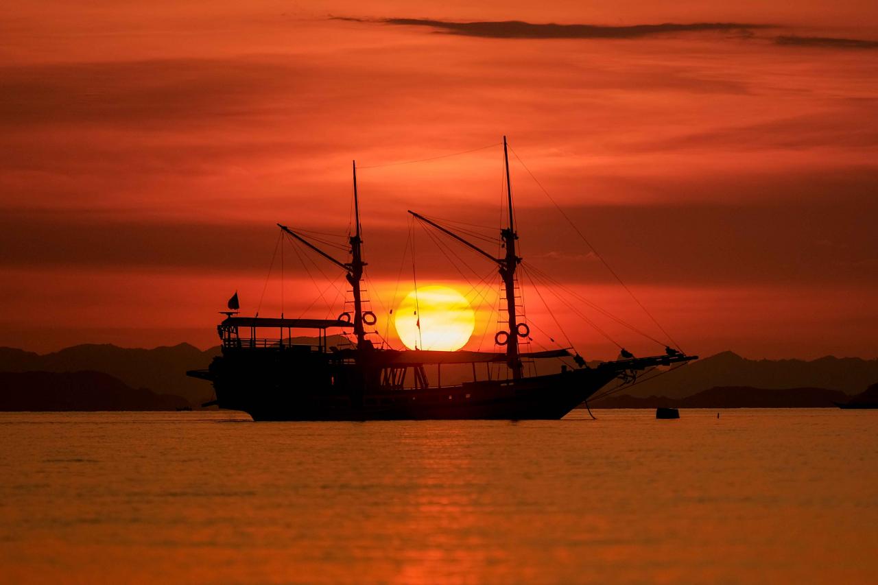Enjoy a Serene Sunset in Labuan Bajo at These 5 Spots