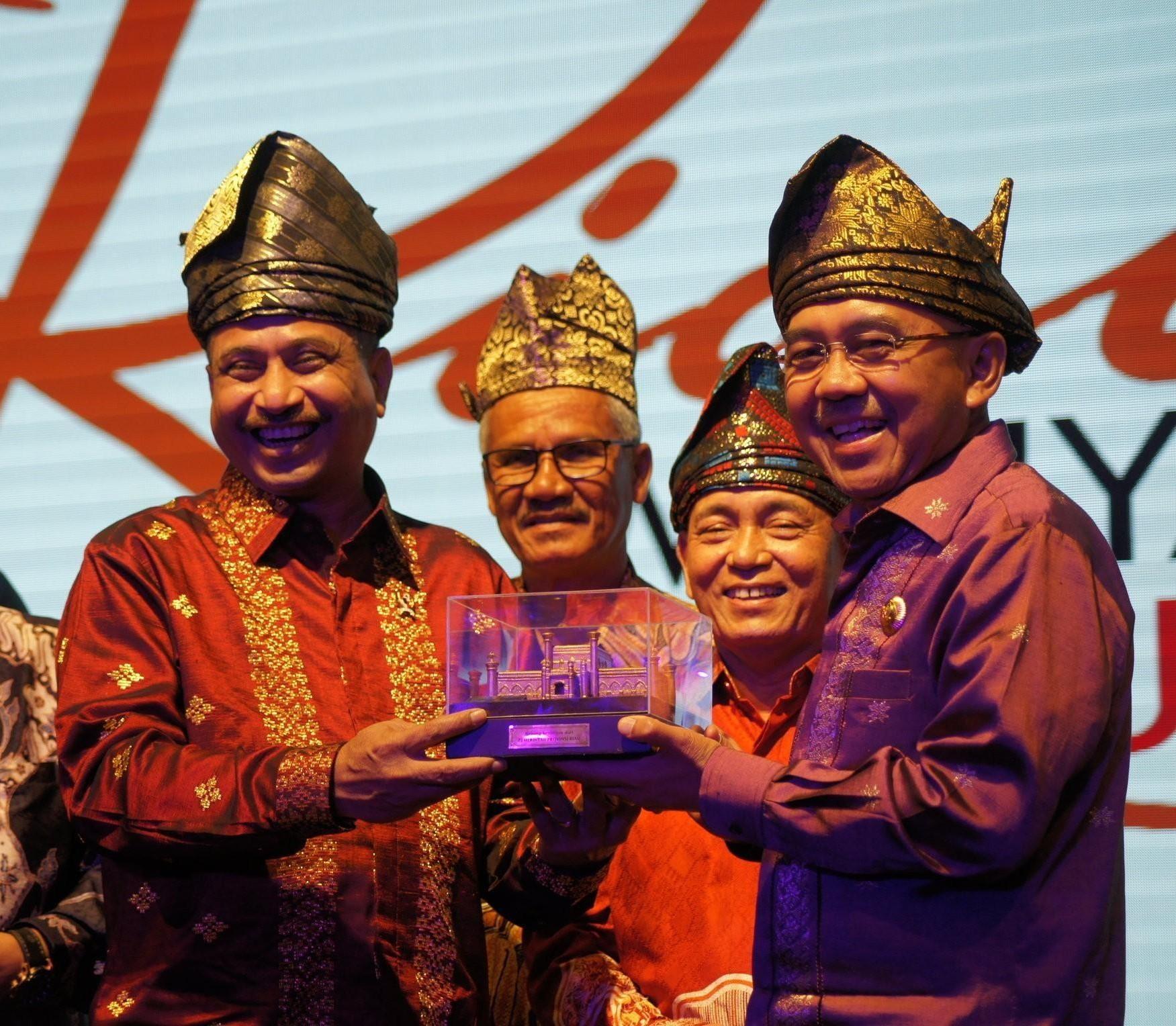 The Latest Status of the Evacuation Process for Tourists Following the Eruption of Mount Lewotobi