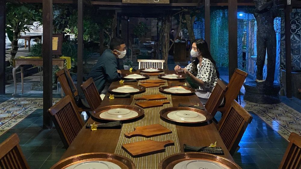 Rasakan Pengalaman Menyantap Makanan dengan Pemandangan Candi di Yogyakarta!