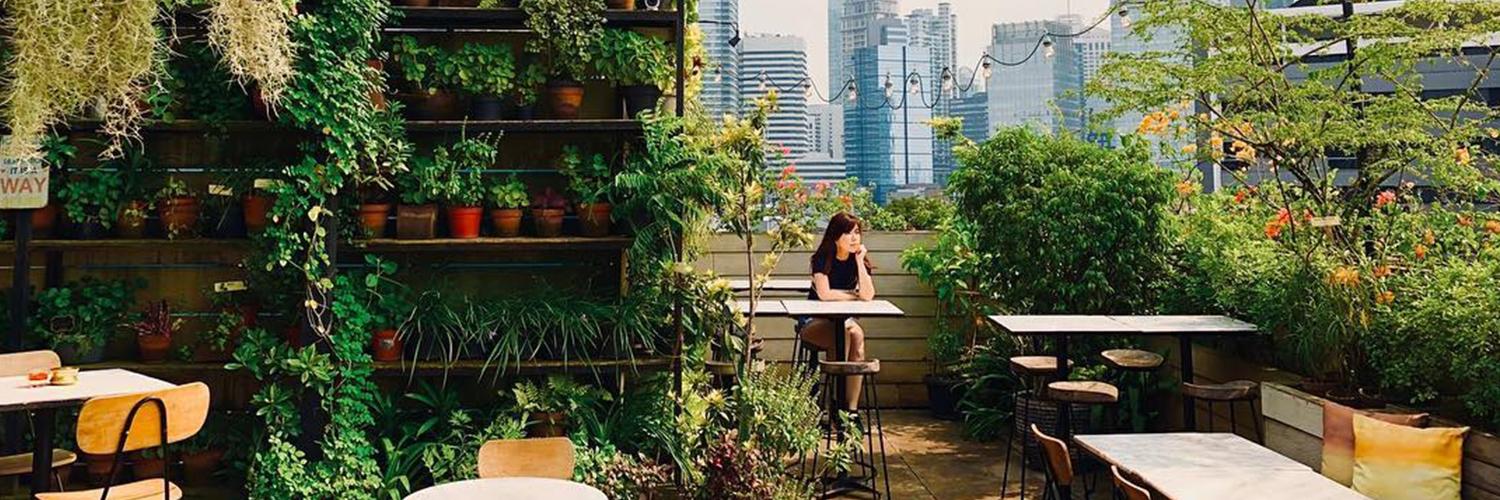 خمسة عشر مكان ترفيهي في أعالي السماء للاستمتاع بليلة رائعة في جاكرتا