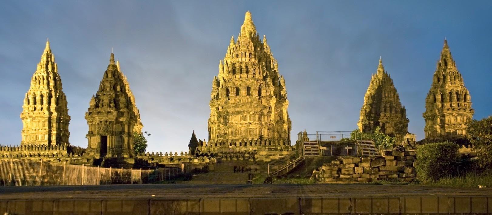 The Latest Status of the Evacuation Process for Tourists Following the Eruption of Mount Lewotobi