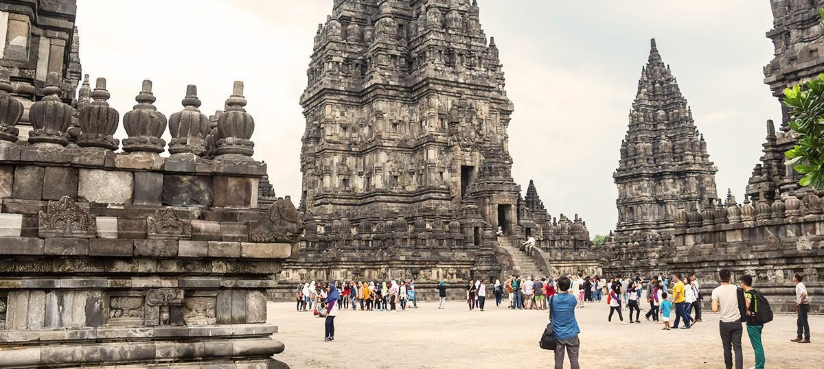 The Latest Status of the Evacuation Process for Tourists Following the Eruption of Mount Lewotobi