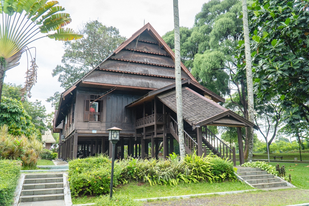 Boyang: Rumah Adat Mandar yang Sarat Makna Filosofis