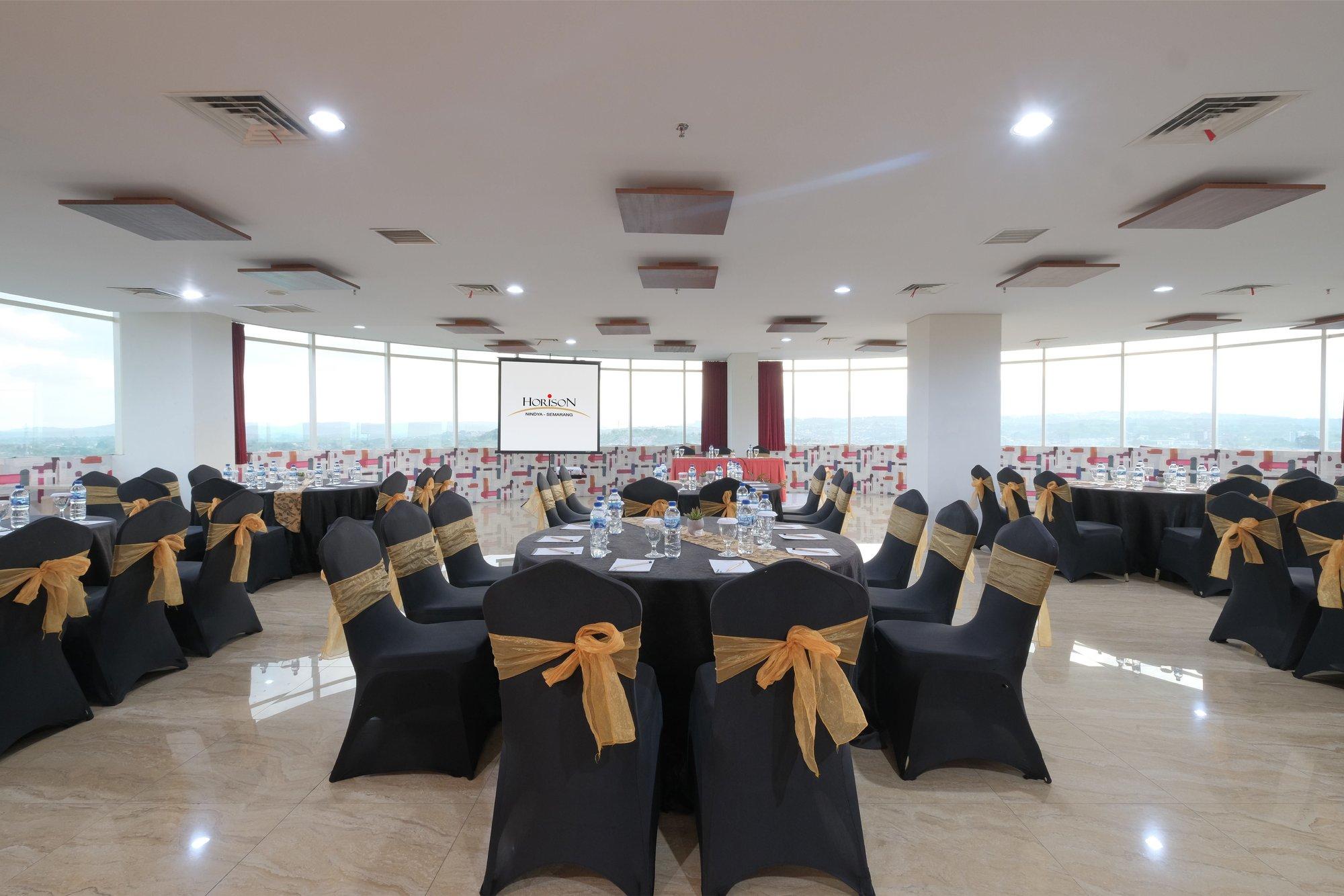 Horison Nindya Semarang