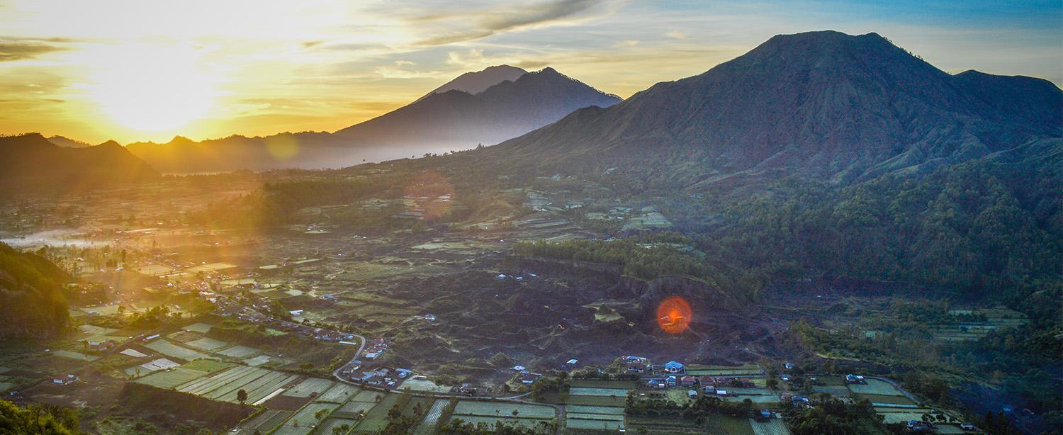 The Latest Status of the Evacuation Process for Tourists Following the Eruption of Mount Lewotobi