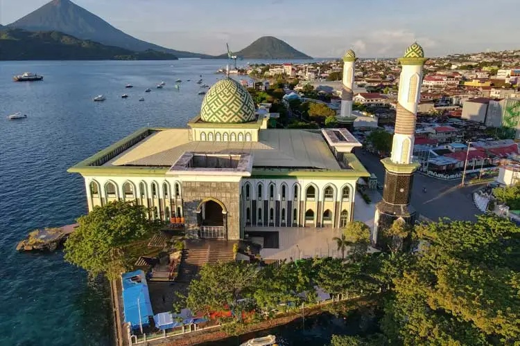Masjid Raya Al-Munawwar Ternate