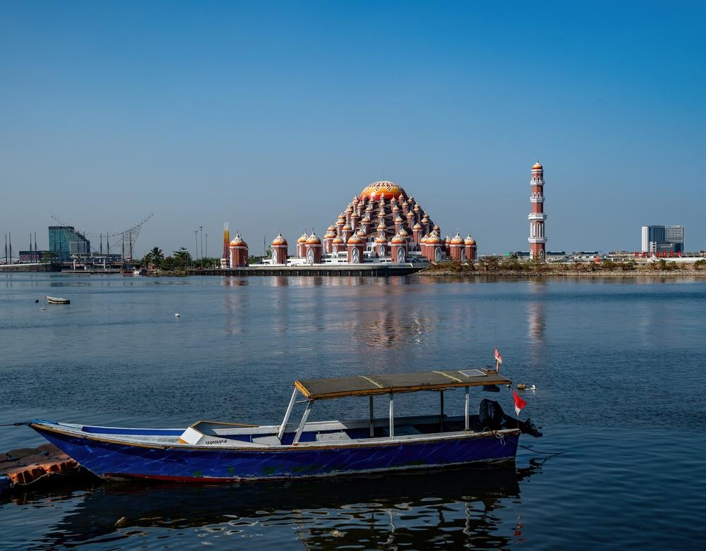 Losari Beach: Beautiful Sunset & Delicious Culinary in Makassar