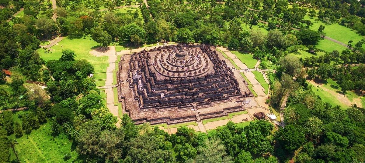 The Latest Status of the Evacuation Process for Tourists Following the Eruption of Mount Lewotobi