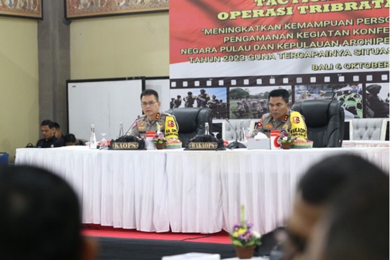 https://indonesia.travel/content/dam/indtravelrevamp/en/news/matangkan-persiapan-ktt-ais-forum-2023-polri-laksanakan-tactical-floor-game.jpg