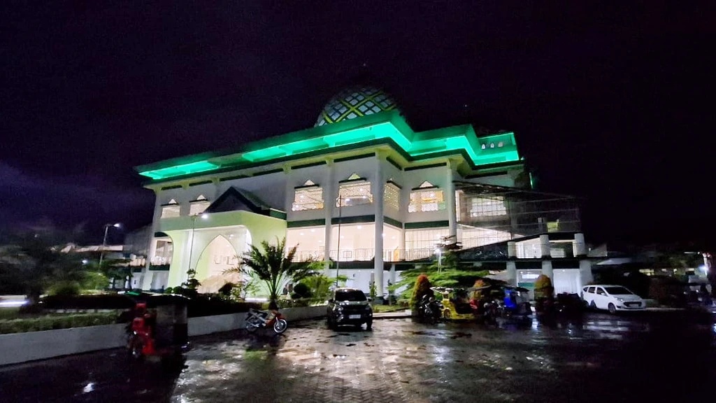 Masjid Agung Baitul Makmur Kotamobagu