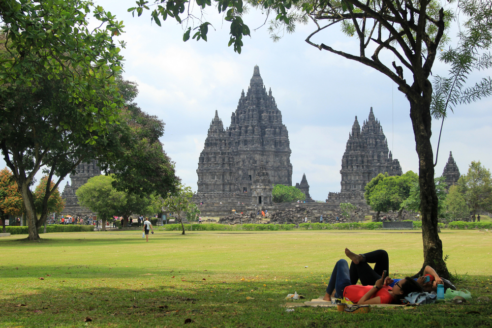 Lebaran di Candi