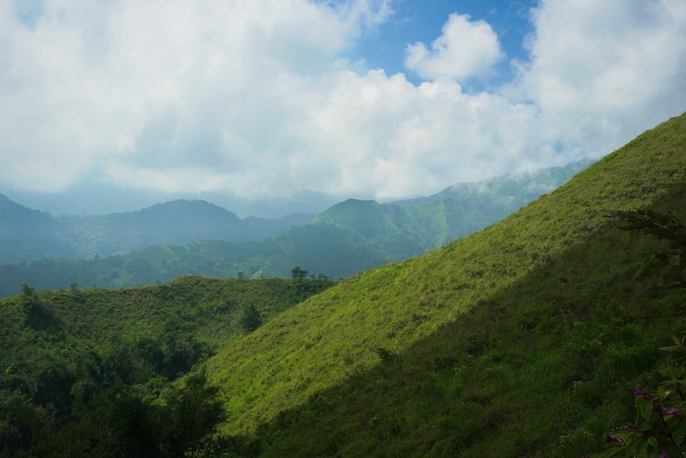 Plage de Lon à Malang, un sentier tranquille sur la côte de Madura(2)