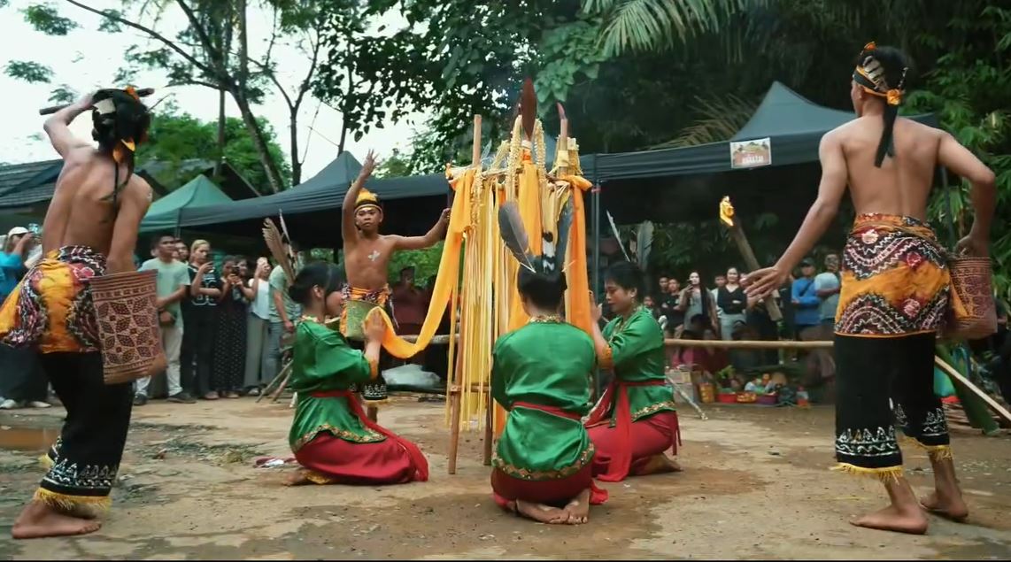 Festival Bamboo Rafting