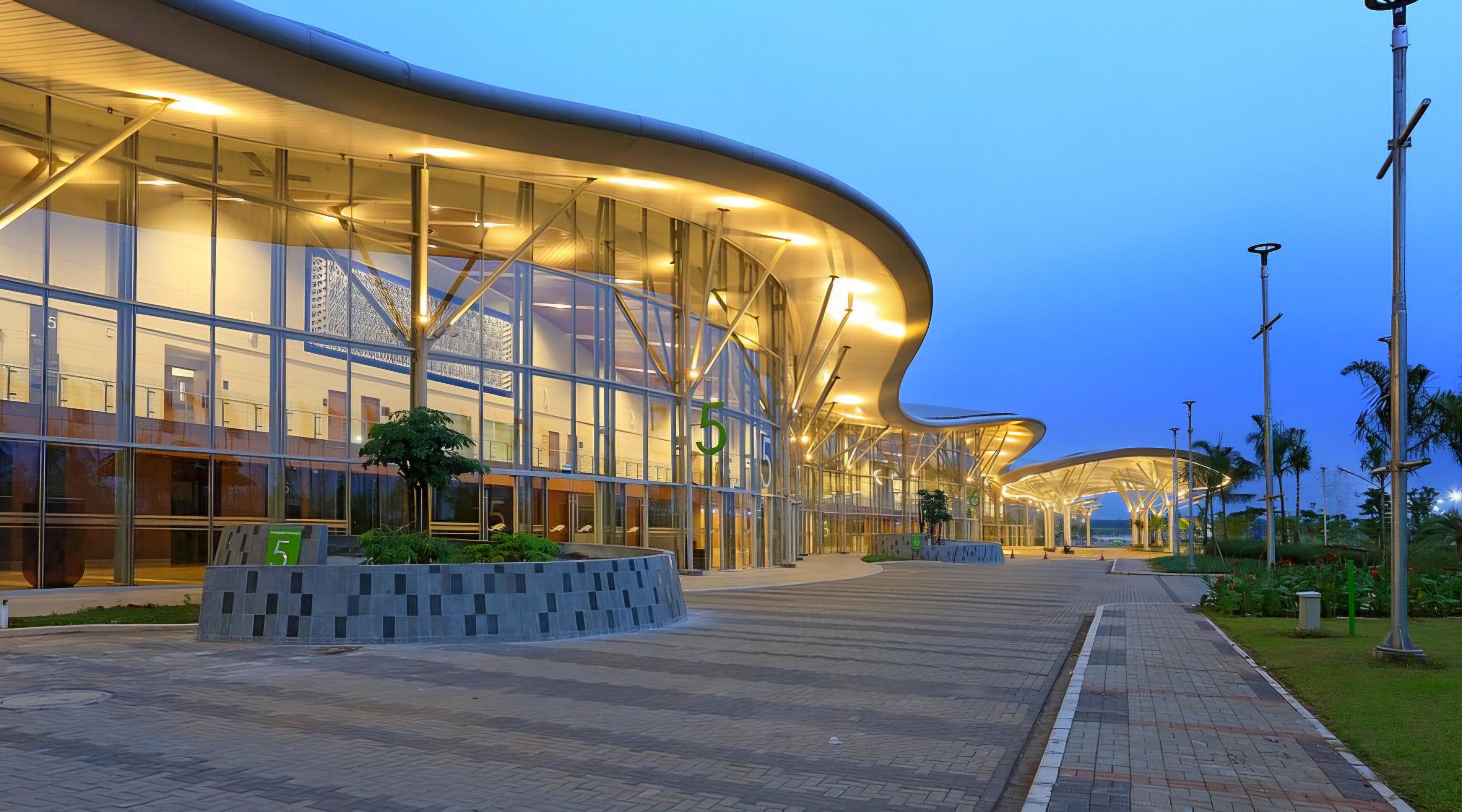 The Latest Status of the Evacuation Process for Tourists Following the Eruption of Mount Lewotobi