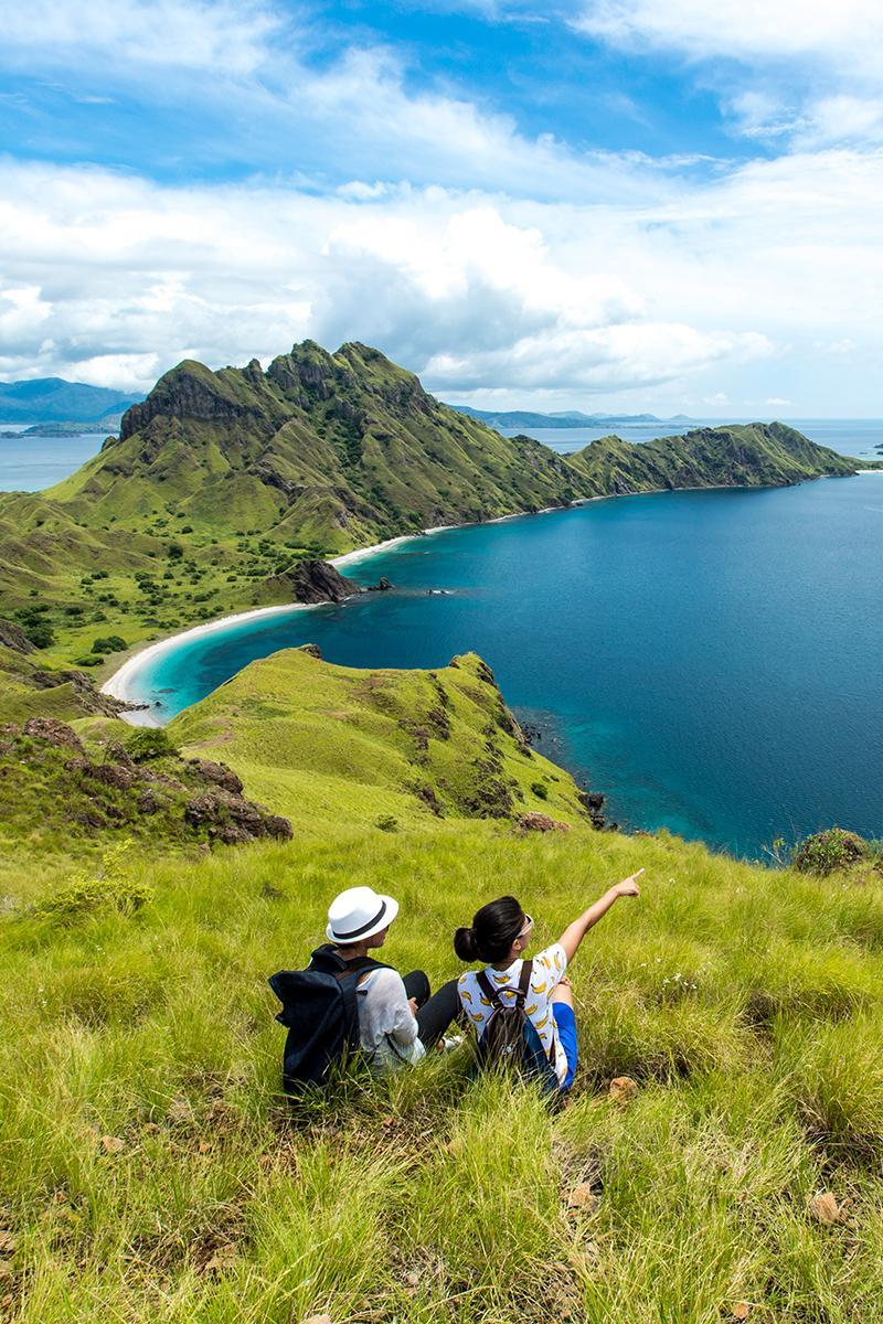 The Latest Status of the Evacuation Process for Tourists Following the Eruption of Mount Lewotobi