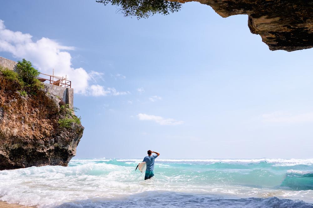 Surfing Uluwatu: Where the Sea Greets the Soul