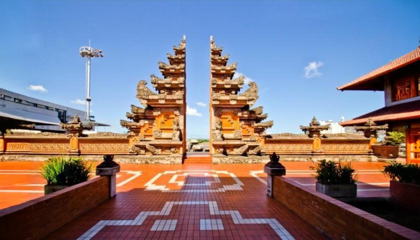 The Latest Status of the Evacuation Process for Tourists Following the Eruption of Mount Lewotobi