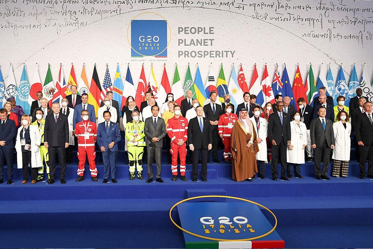 The Latest Status of the Evacuation Process for Tourists Following the Eruption of Mount Lewotobi