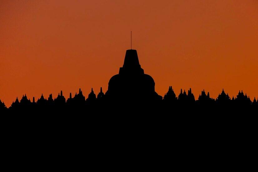 The Latest Status of the Evacuation Process for Tourists Following the Eruption of Mount Lewotobi