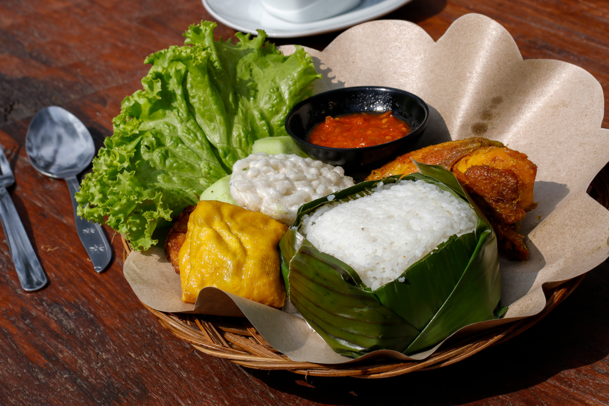 Nasi Timbel di 3 Resto Ciwidey Ini Siap Menggoyang Lidah Coba Yuk