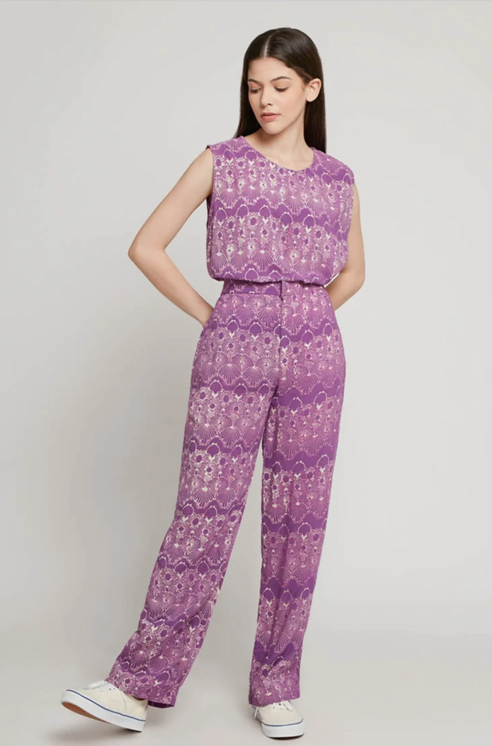 Set batik bernuansa musim semi dari Batik Fractal