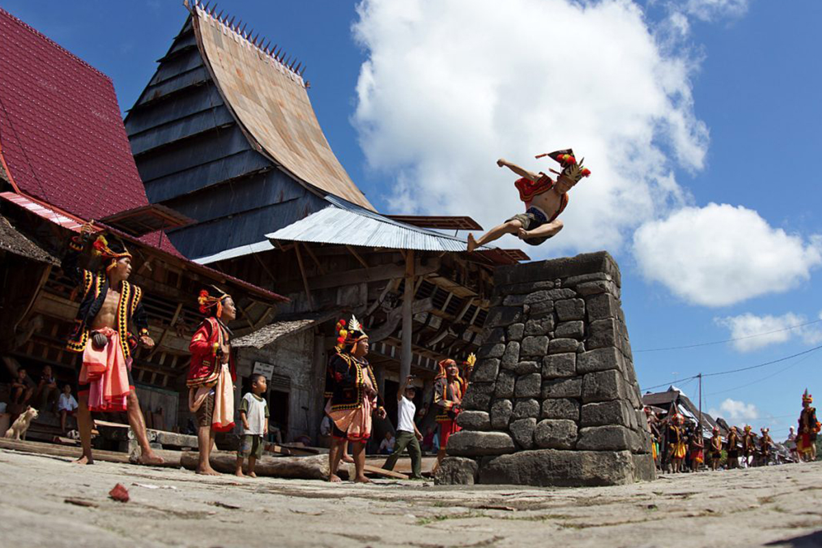 Thrilling Nias Pro 2018 World Surf League Qualifying Series and Incredible Ya&rsquo;ahowu Festival